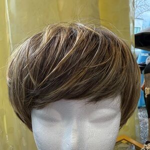 Hairdo shorten sleek wig, glazed mocha, medium brown/gold